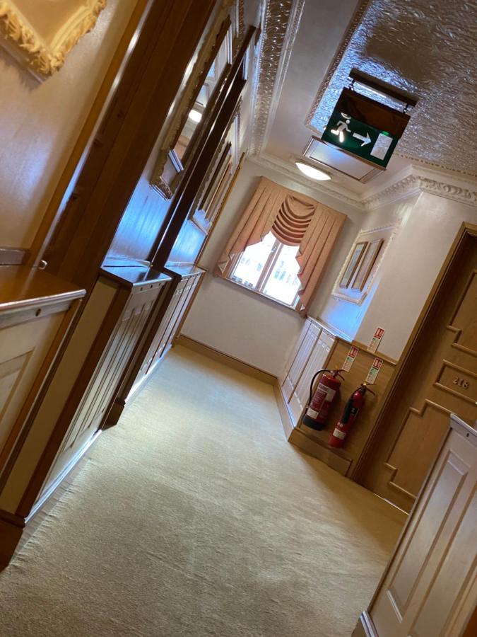 Bessemer Hotel Merthyr Tydfil Esterno foto