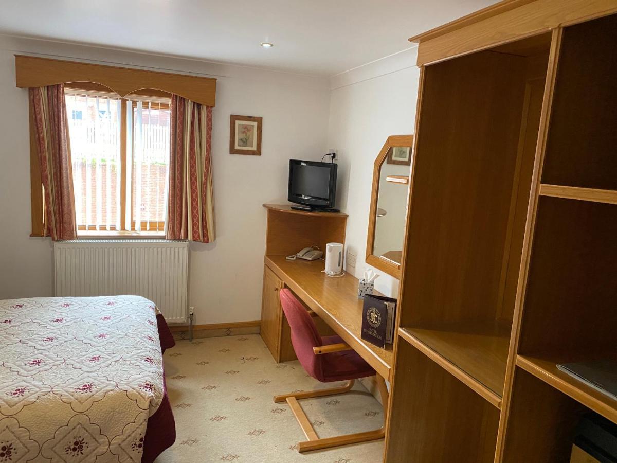 Bessemer Hotel Merthyr Tydfil Esterno foto